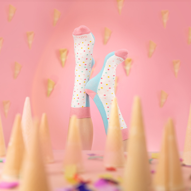 Socken mit Eiscreme-Motiv