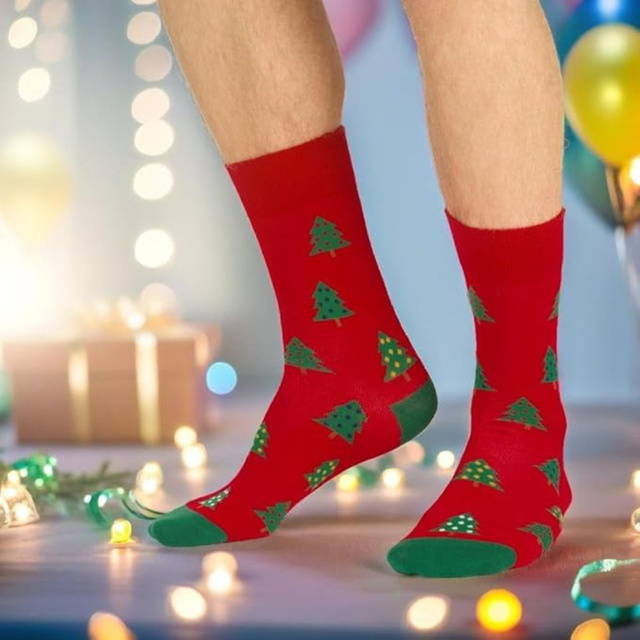 4 Paar von lustigen Socken mit Weihnachtsmotiv in einzigartiger Verpackung | Herrensocken | SOXO