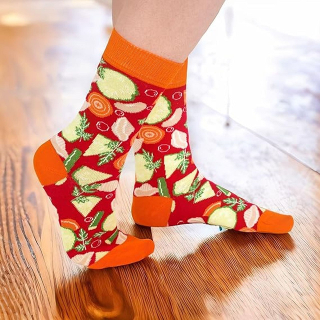1 Paar von lustigen Socken mit Minestrone Suppenmotiv in einzigartiger Verpackung | Damen-/Herrensocken | SOXO