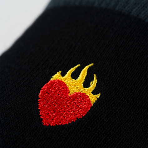 2 Paar von lustige Socken mit Feuer-motiv in einzigartiger Verpackung zum Valentinstag | Herrensocken | SOXO