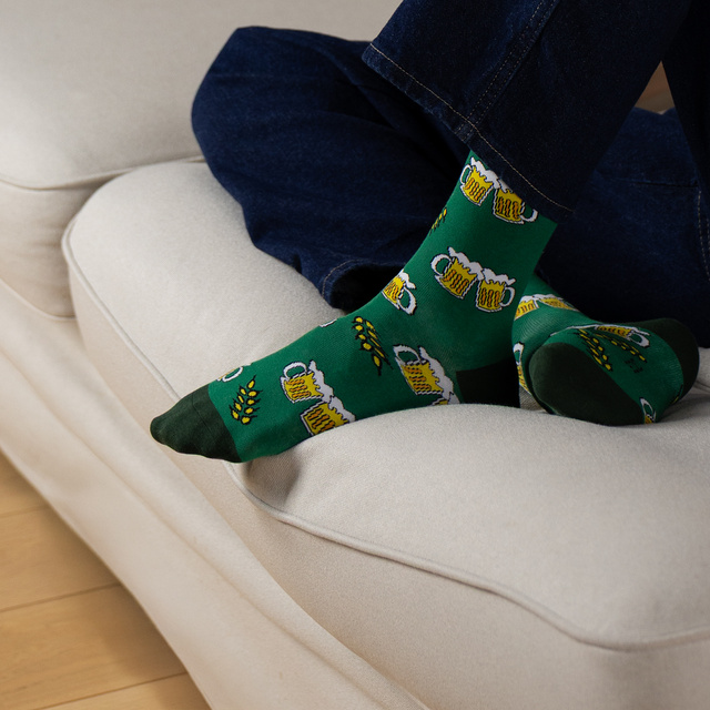 3 Paar von lustigen Socken mit Biermotiv in einzigartiger Verpackung | Herrensocken | SOXO