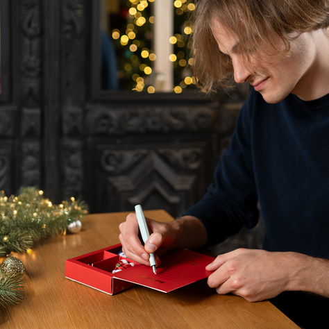 Set mit 1x lustige Socken + Weihnachtskugeln in einzigartiger Verpackung | Damen-/Herrensocken | SOXO 