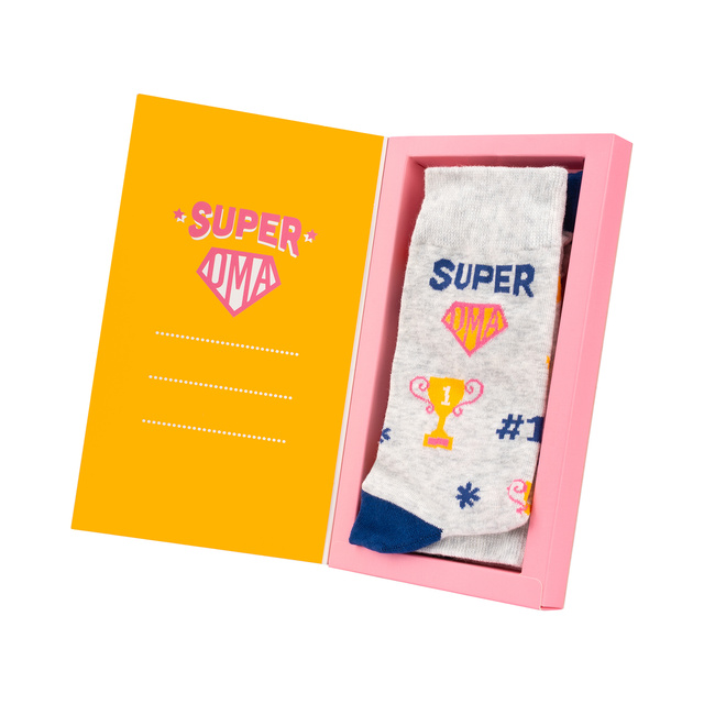 1 Paar von lustigen Socken für Oma in einzigartiger Verpackung | Damensocken | ein Geschenk für Oma von SOXO