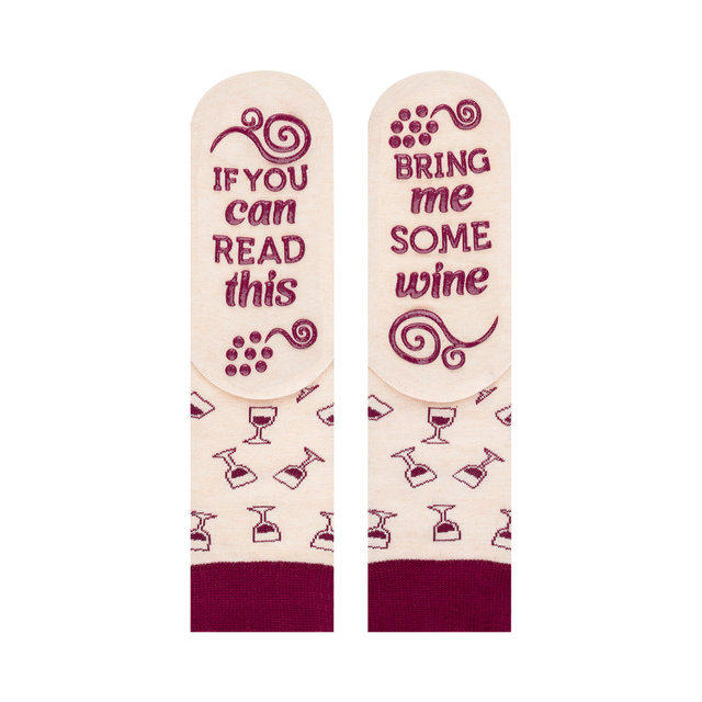 Socken mit Weißwein-Motiv in Flaschenverpackung