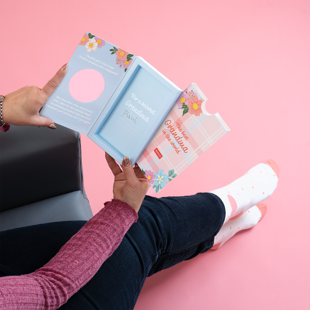 1 Paar von lustigen Socken für Oma in einzigartiger Verpackung | Damensocken | SOXO