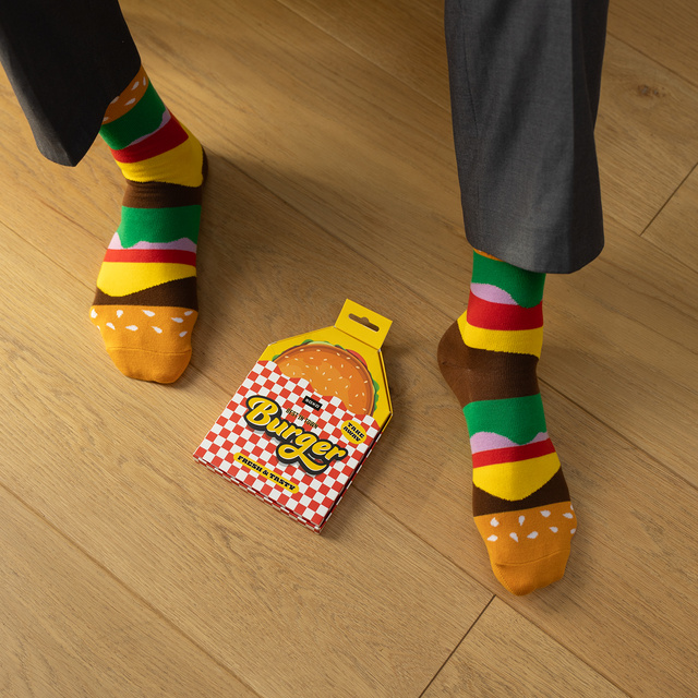 Socken mit Burger-Motiv