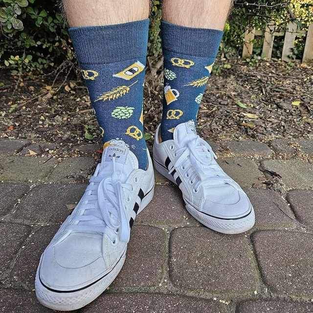 1 Paar von lustigen Socken mit Biermotiv in einzigartiger Verpackung | Herrensocken | SOXO