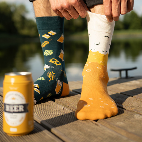 1 Paar von lustigen Socken mit Biermotiv in einzigartiger Verpackung | Herrensocken | SOXO