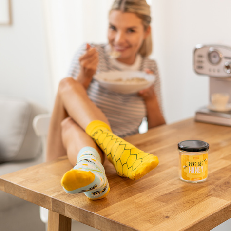 1 Paar von lustigen Socken mit Bienenhonigmotiv im einem Glas | Damen-/Herrensocken | SOXO