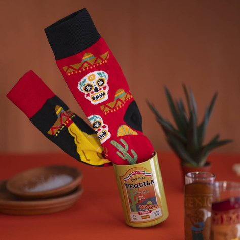 1 Paar von lustigen Socken mit Tequilamotiv in einzigartiger Verpackung | Herrensocken | SOXO