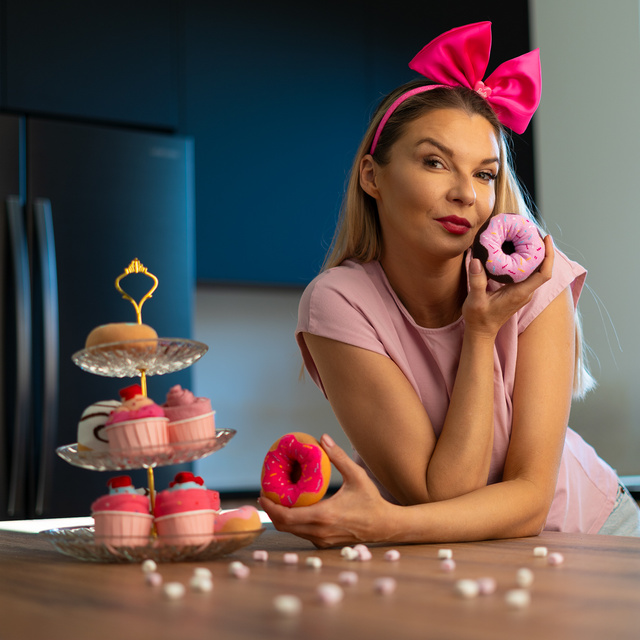 2 Paar von lustigen Socken mit Donutmotiv in einzigartiger Verpackung | Damensocken | SOXO