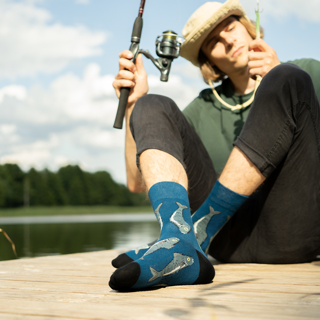 Socken mit Sardinen-Motiv