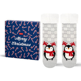 Socken mit Weihnachtspinguin-Motiv