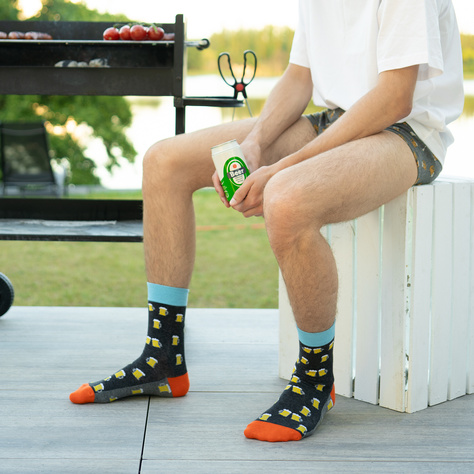 1 Paar von lustigen Socken mit Biermotiv in einzigartiger Verpackung | Herrensocken | SOXO