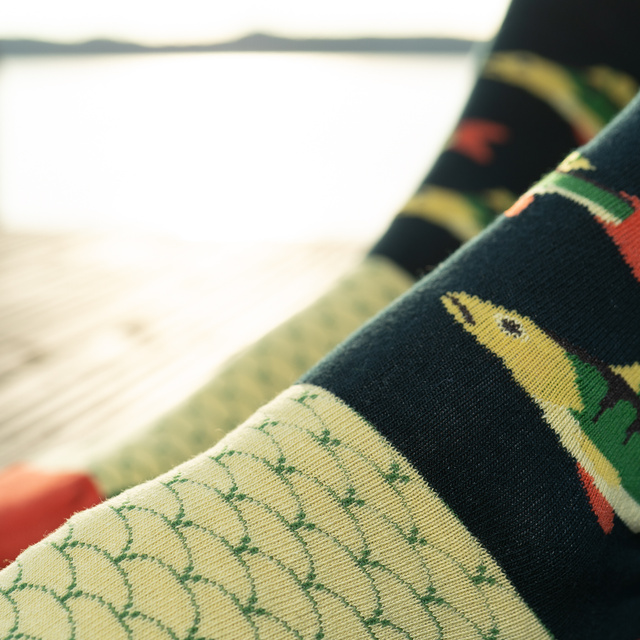 Socken mit Barsch-Motiv