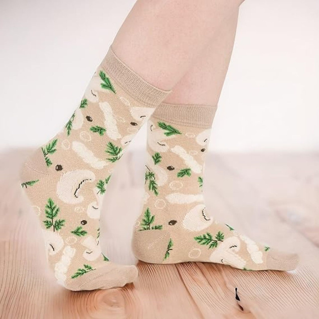 Socken mit Mushroom Suppen-Motiv in Dose