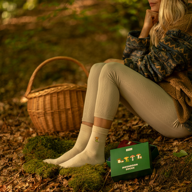 4 Paar von lustigen Socken mit Pilzmotiv in einzigartiger Verpackung | Damensocken | SOXO