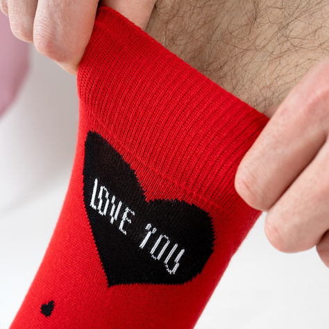 2 Paar von lustige Socken mit Herzmotiv in einzigartiger Verpackung zum Valentinstag | Herrensocken | SOXO