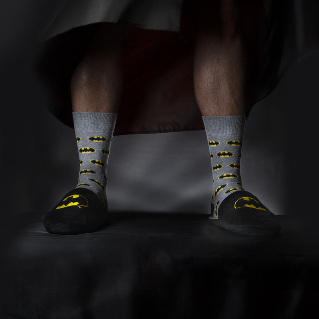 Batman Hausschuhe und Socken für Herren Geschenkideen für Herren SOXO Authentisches Produkt lizenziert von Warner Bros DC Comics