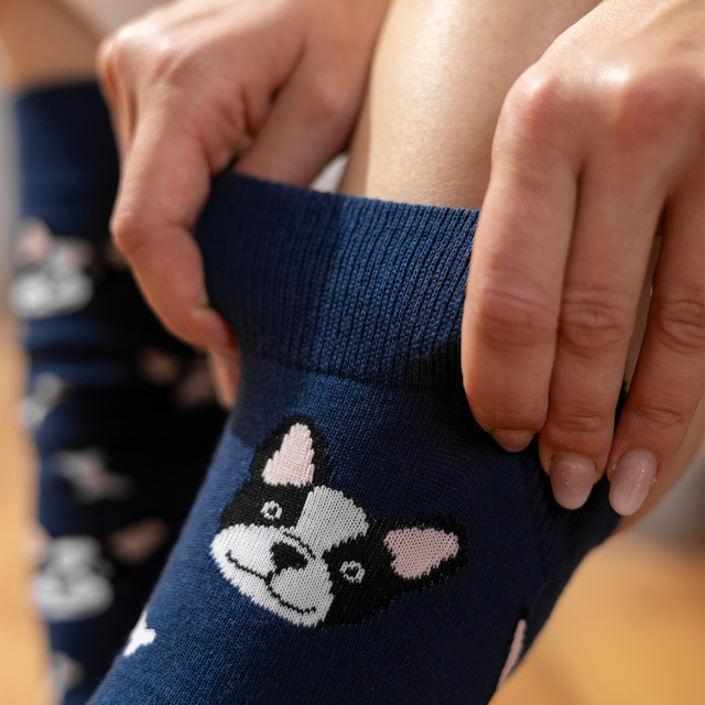 Socken mit Hund-Motiv