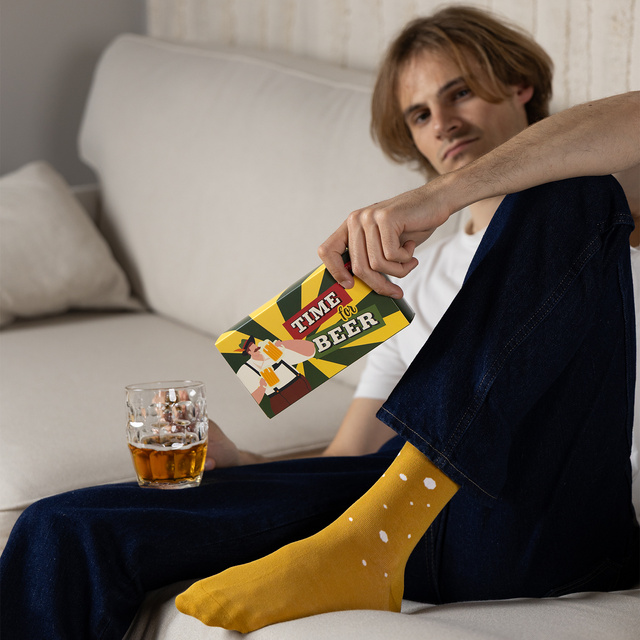 3 Paar von lustigen Socken mit Biermotiv in einzigartiger Verpackung | Herrensocken | SOXO